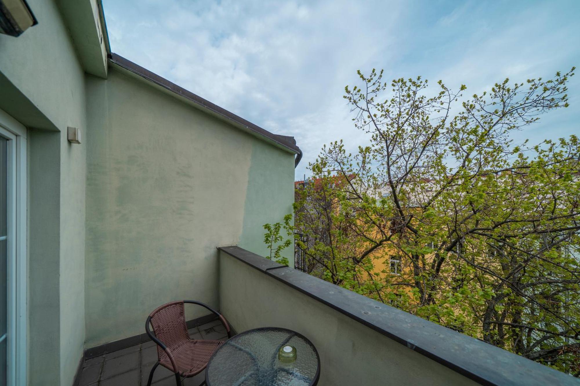 Hotel Raffaello Prague Exterior photo